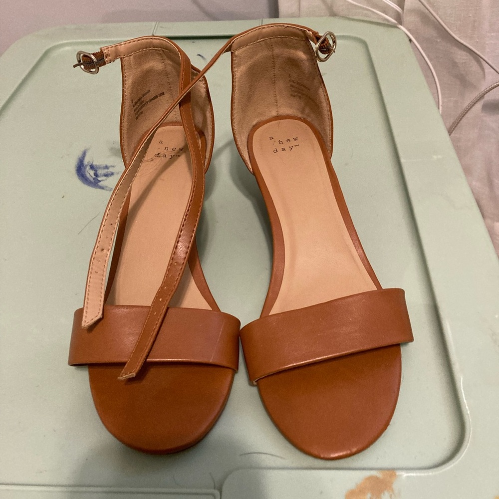 Staple Basic Brown Heel